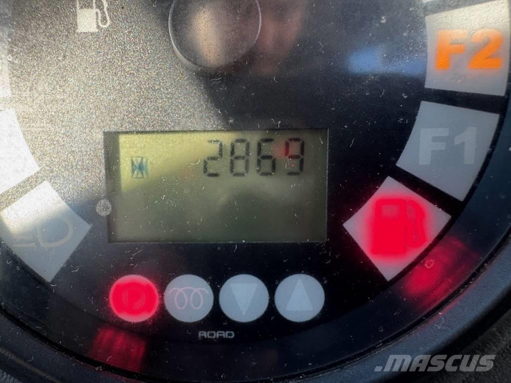John Deere 244K-II Колесни товарачи
