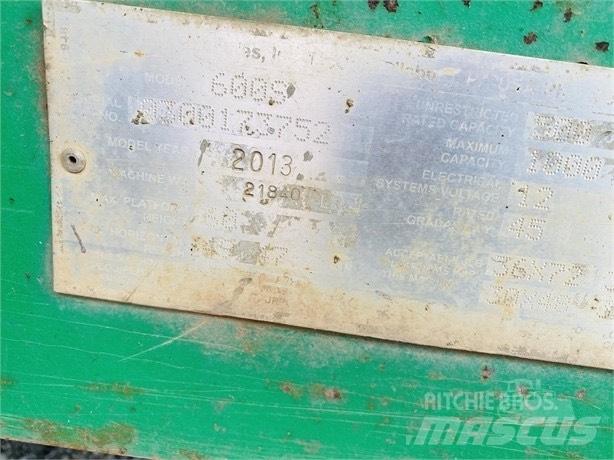 JLG 600S Телескопични повдигачи
