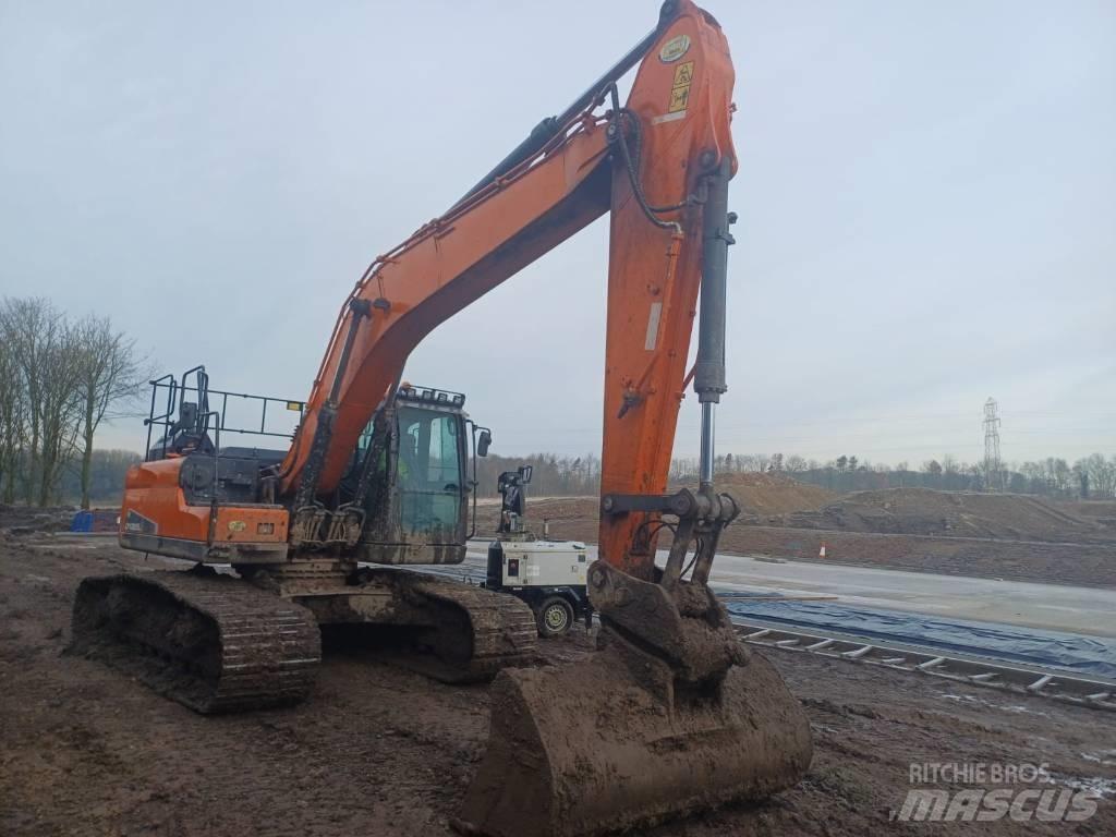 Doosan DX 225 LC-5 Верижен екскаватор