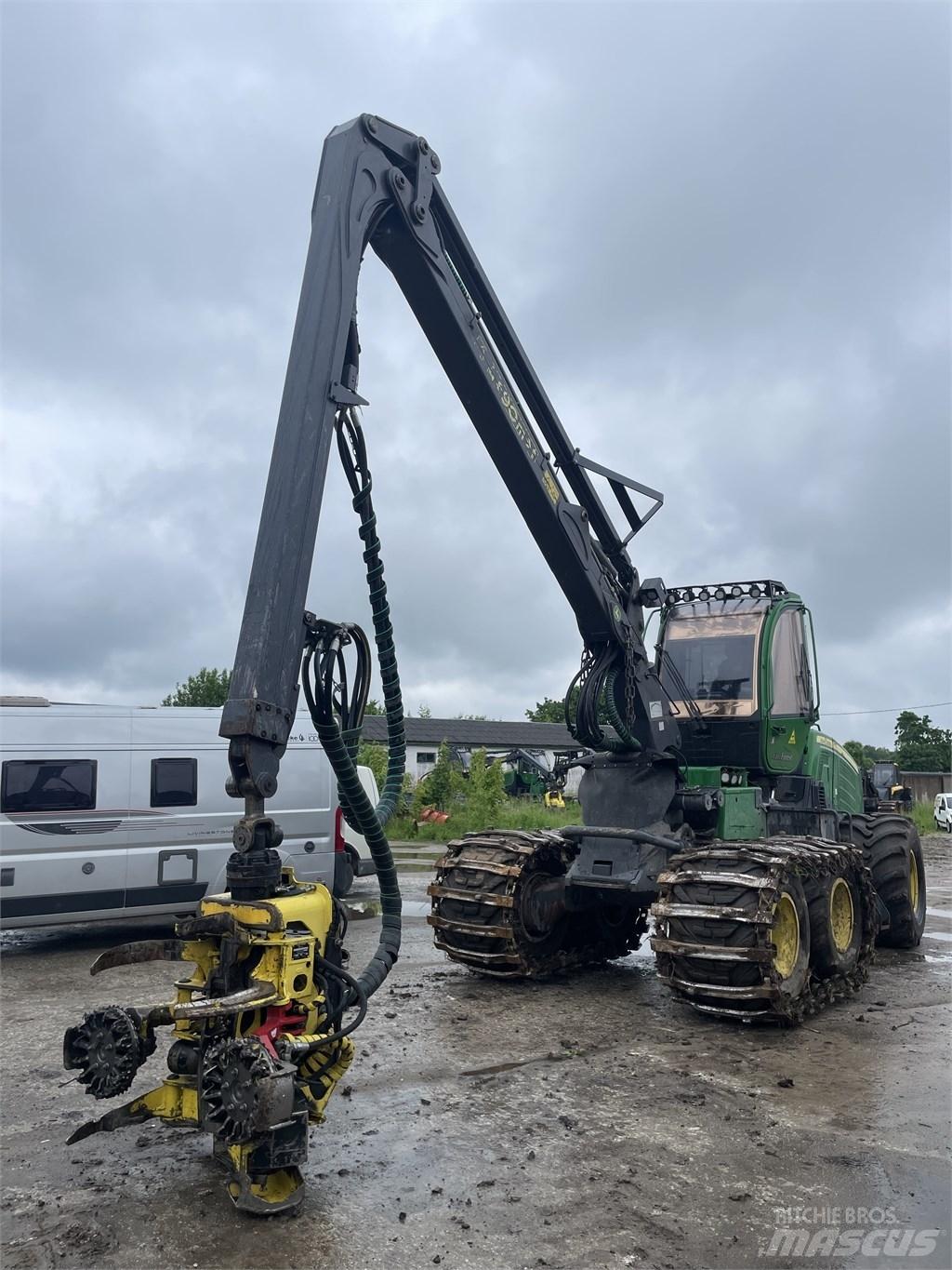 John Deere 1070 G Харвестери