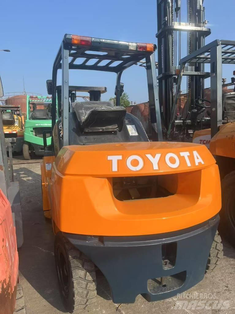 Toyota FD 50 Дизелови камиони