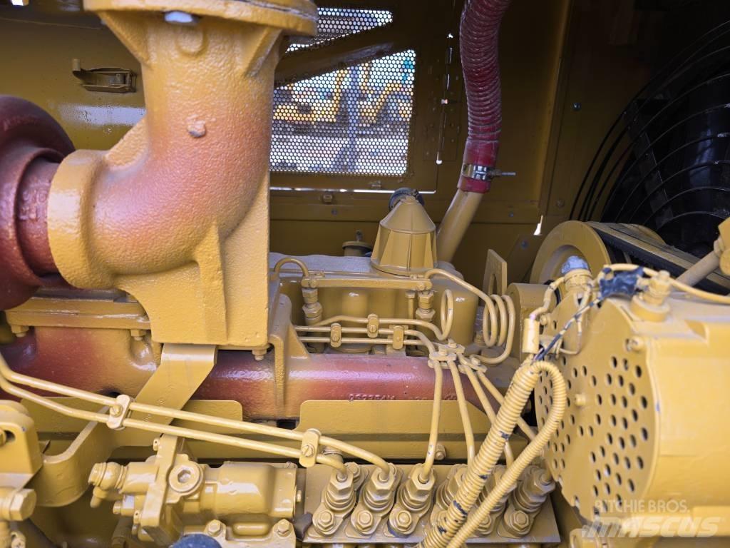 CAT D7G Верижни булдозери
