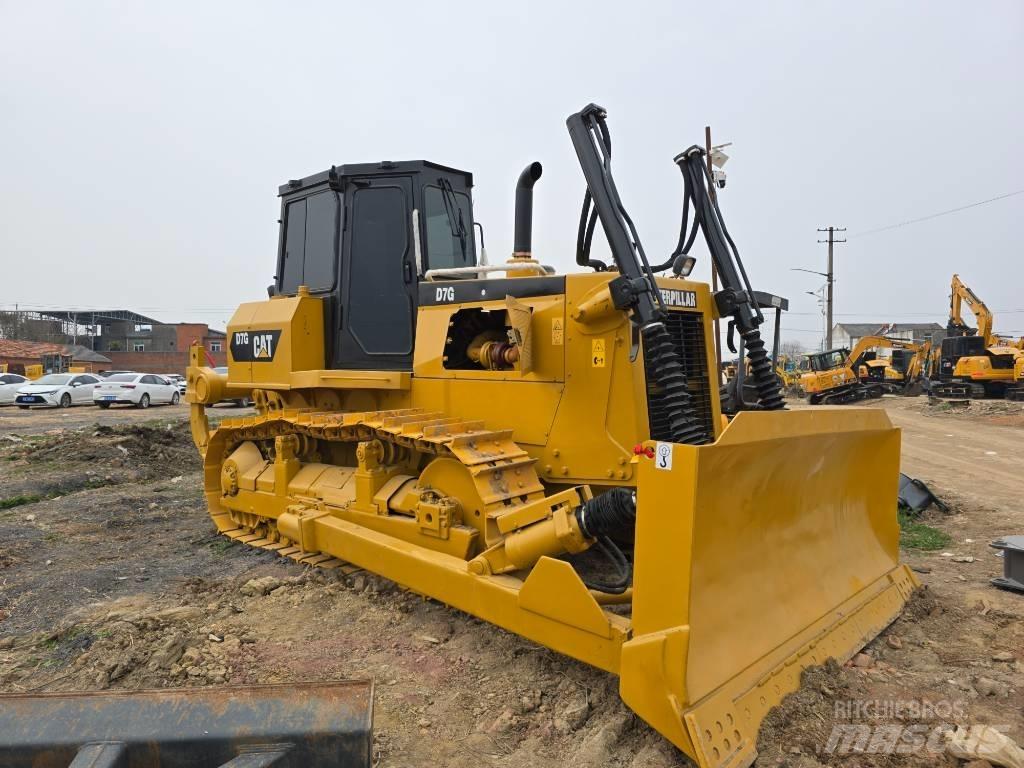 CAT D7G Верижни булдозери
