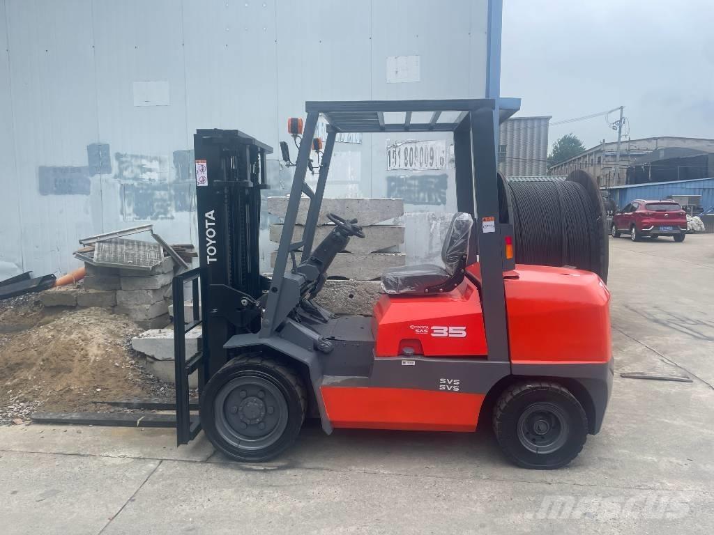 Toyota 3.5t Дизелови камиони