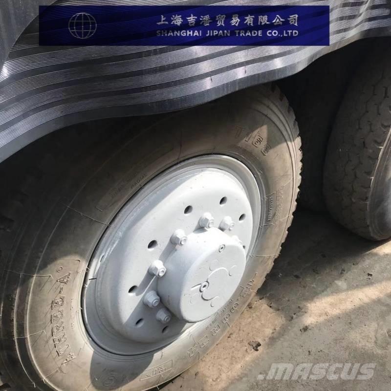 Sany STC1000 Всъдеходни кранове