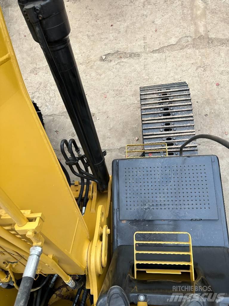 CAT 320 D Верижен екскаватор