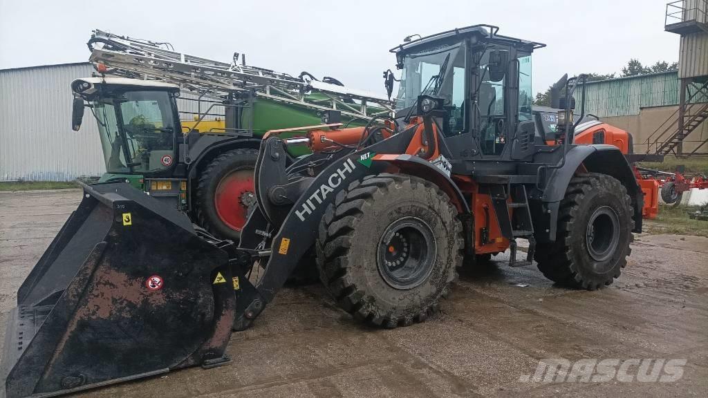 Hitachi ZW220 Колесни товарачи