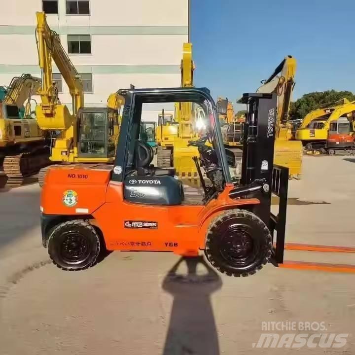 Toyota FD50 Дизелови камиони