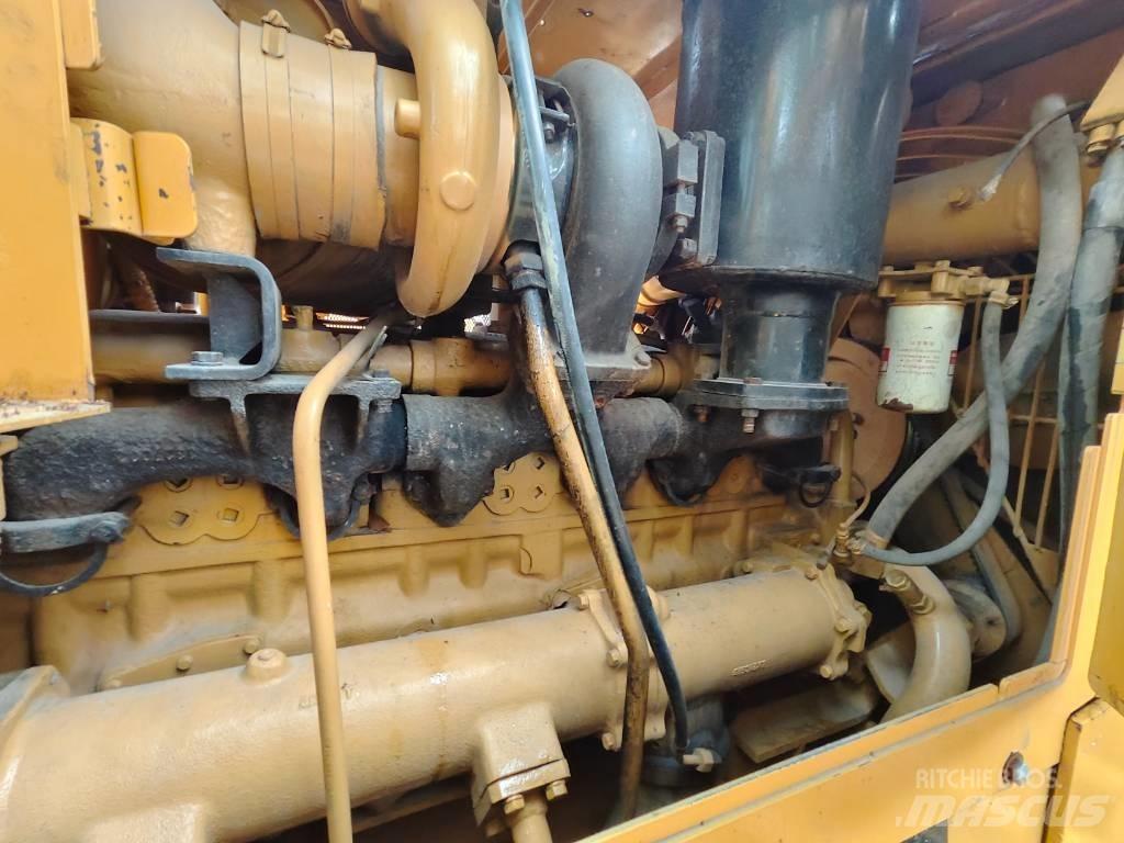 CAT D 7 G Верижни булдозери
