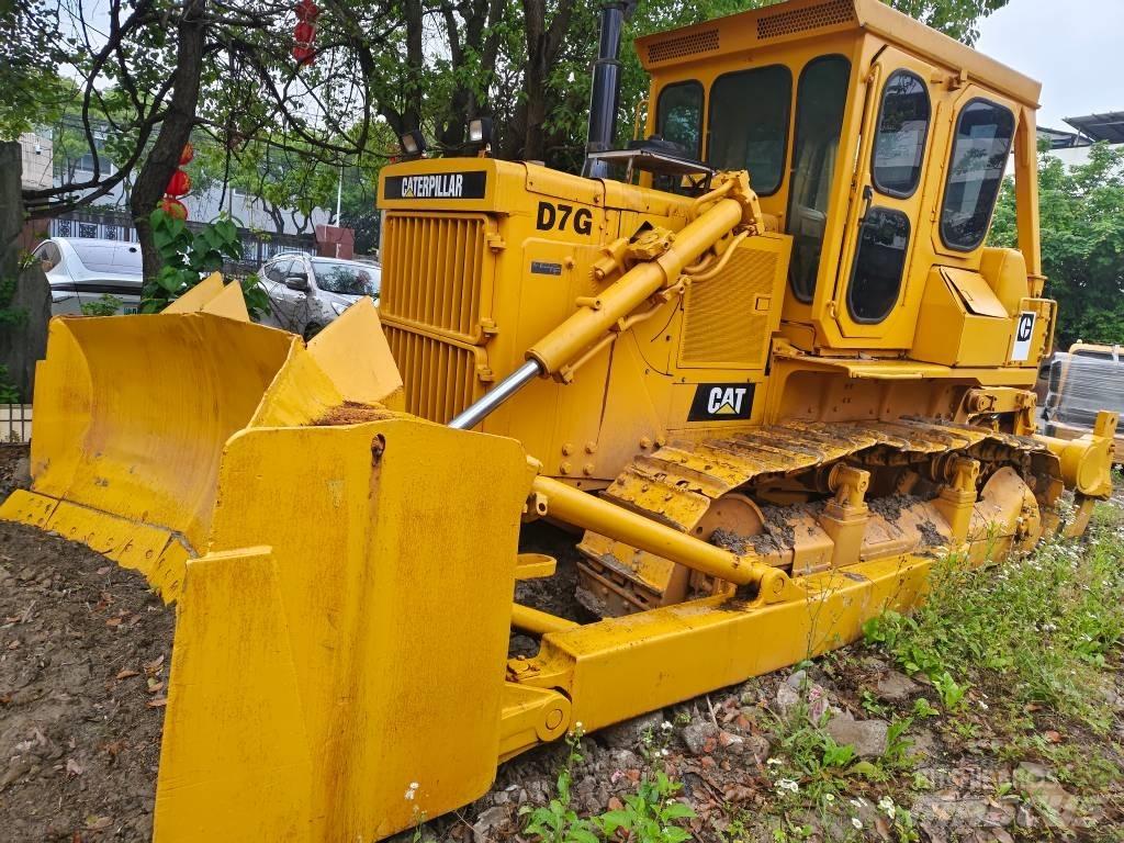 CAT D 7 G Верижни булдозери

