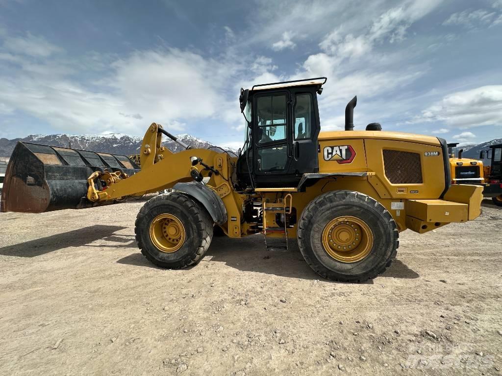 CAT 938M Колесни товарачи