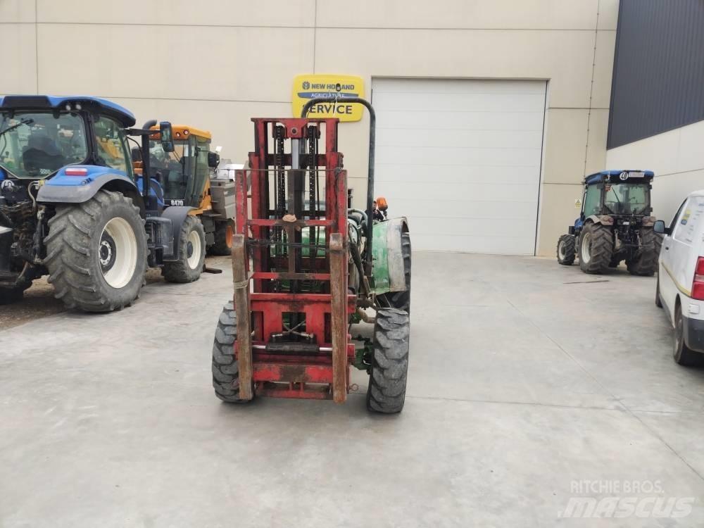 John Deere 2450 Трактори
