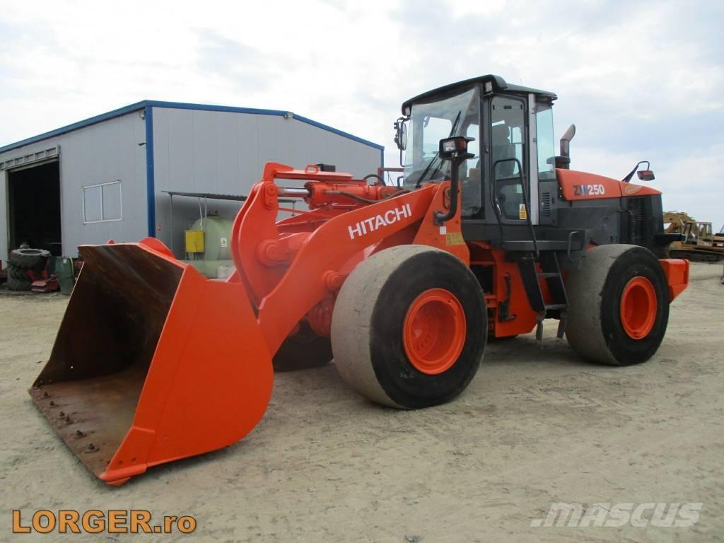 Hitachi ZW 250 Колесни товарачи