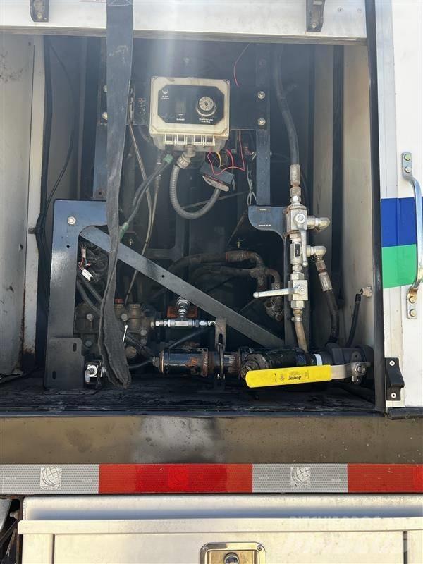 Kenworth T880 Комби / вакуум камиони
