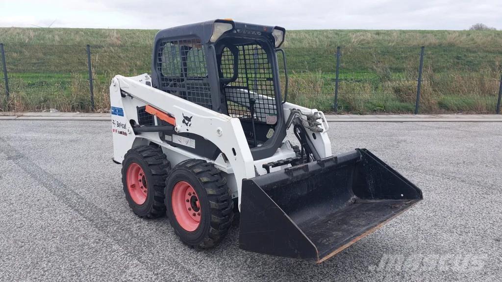 Bobcat S450 Колесни товарачи