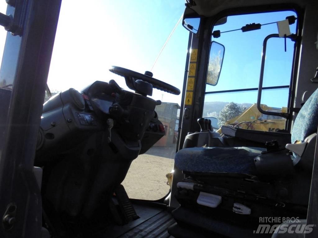 Hitachi ZW 180 Колесни товарачи