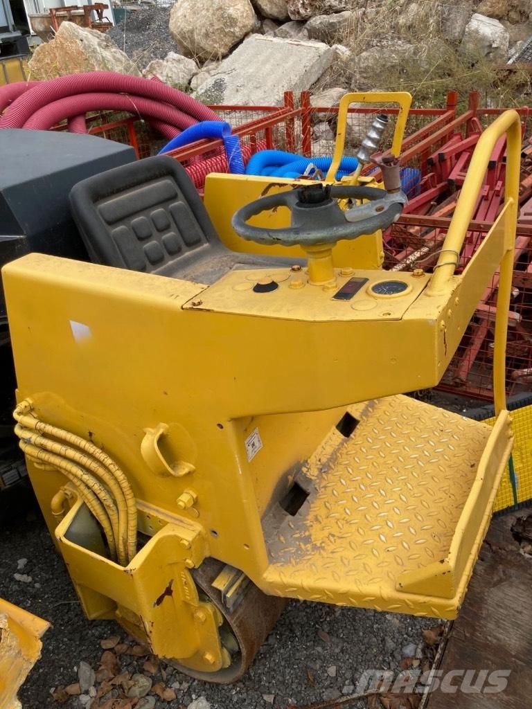 Bomag BW 75 AD Двойни барабанни ролки
