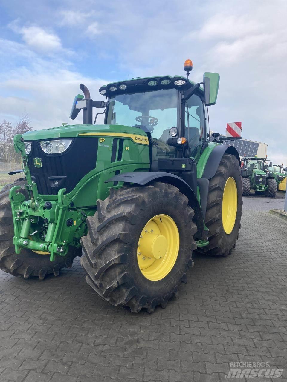 John Deere 6R 195 Трактори