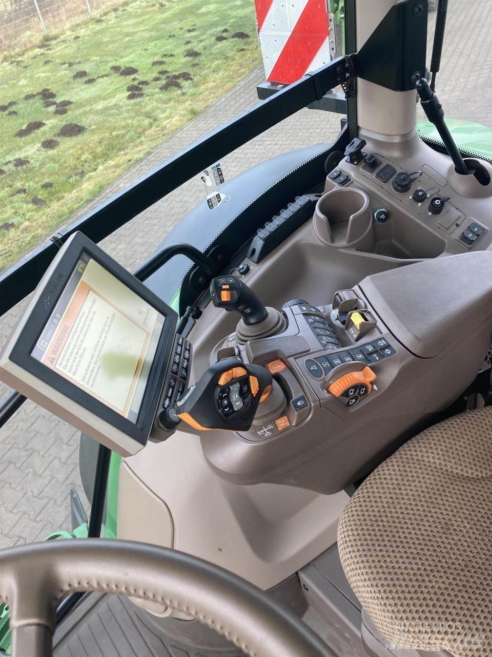 John Deere 6R 195 Трактори