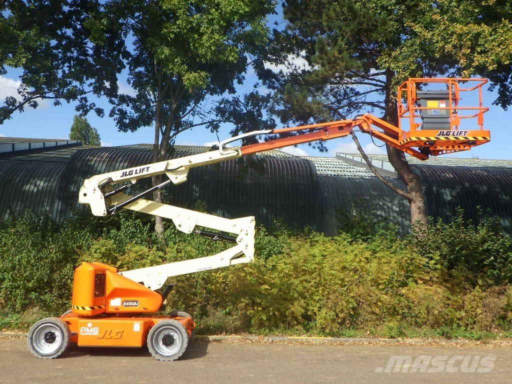 JLG E450AJ Съчленени стрелови подемници