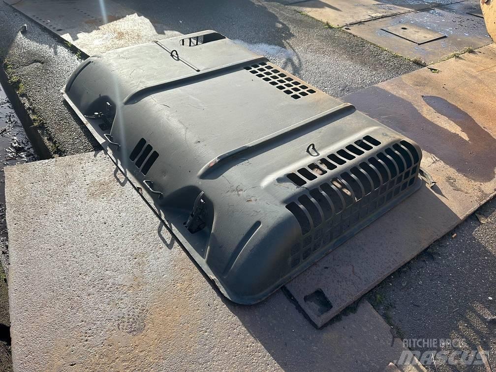 CAT 325DL hood Шаси