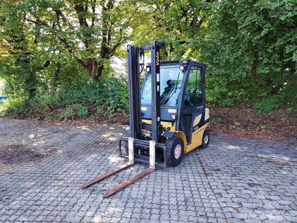 Yale GLP 25VX Камиони с АГУ