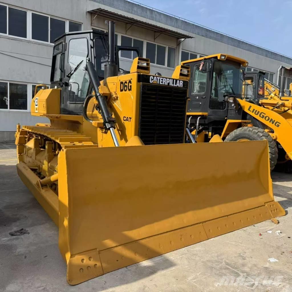 CAT D 6 G Верижни булдозери
