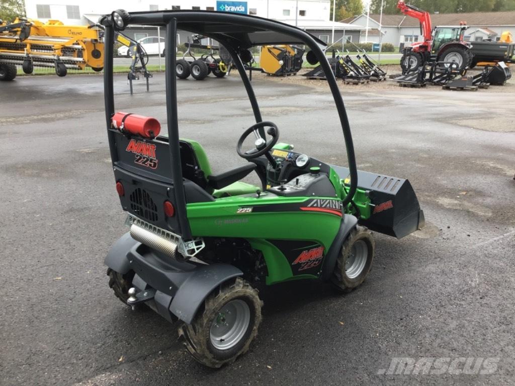 Avant 225 Многофункционални товарачи