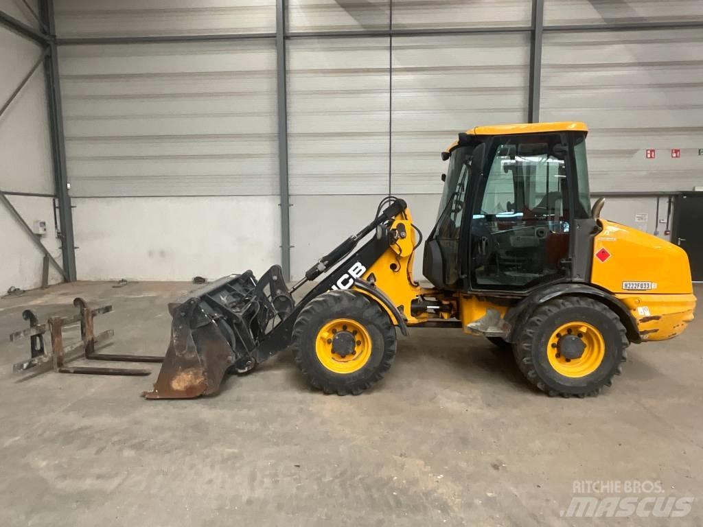 JCB 406 B Колесни товарачи
