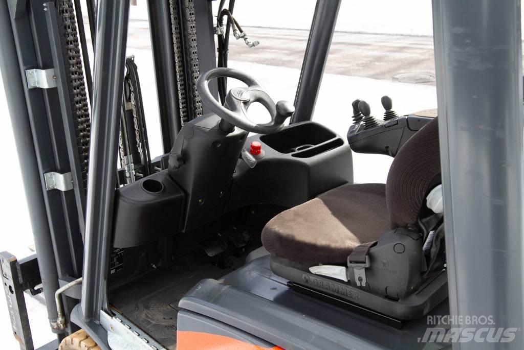 Linde E16C-02 Електрически вилични кари-повдигачи