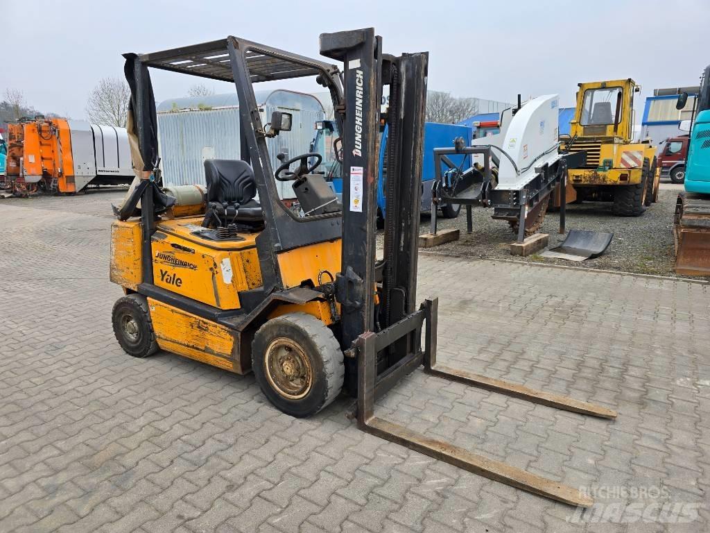 Jungheinrich TFG 25 Камиони с АГУ