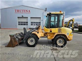 Volvo L 30 B Колесни товарачи