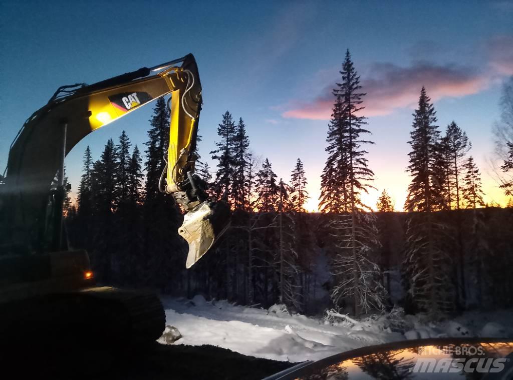 CAT 320 Верижен екскаватор