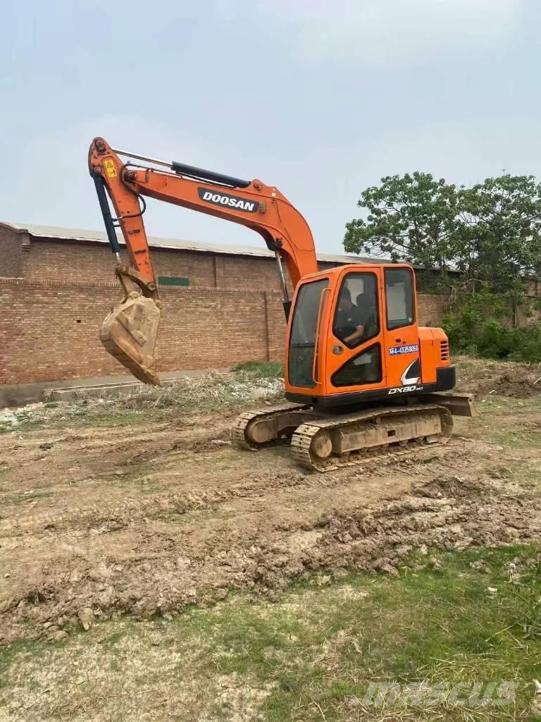 Doosan DX 80 Средни екскаватори 7т - 12т