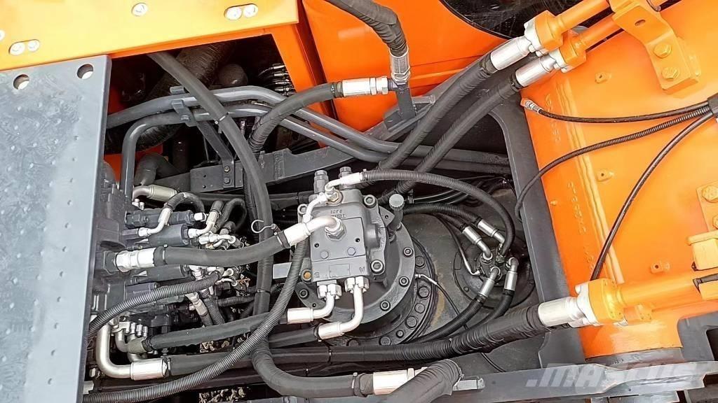 Doosan DX 225 LC Верижен екскаватор