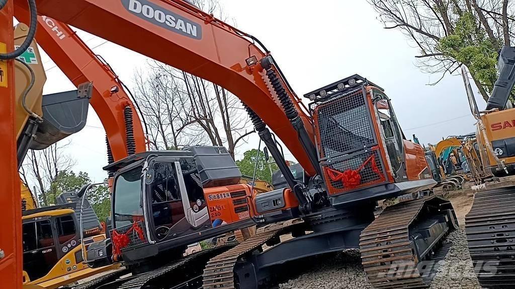 Doosan DX 225 LC Верижен екскаватор