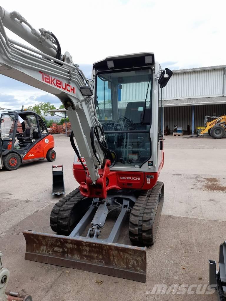 Takeuchi TB 230 Мини екскаватори < 7 т