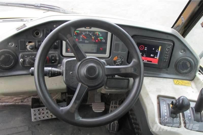 CAT 730C2 Дъмпери/моторни превозни средства