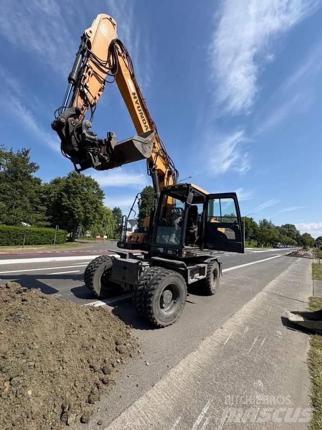 Hyundai HW 140 Колесни екскаватори