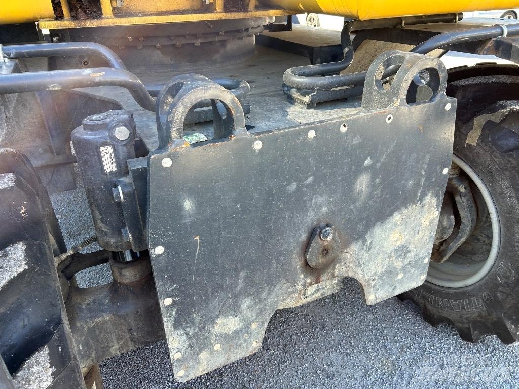 Komatsu PW148 -10 Колесни екскаватори