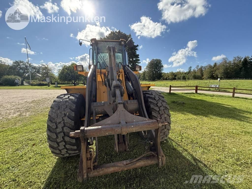 Volvo L 40 B Колесни товарачи