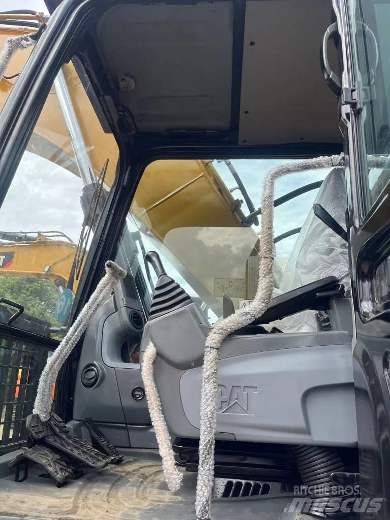 CAT 320 D Верижен екскаватор