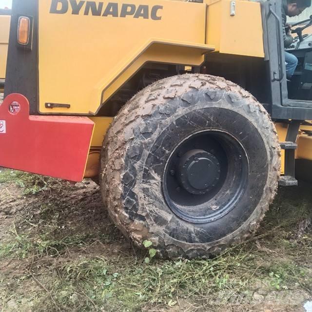 Dynapac CA 25 D Еднобарабанни ролки
