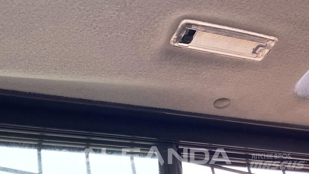 CASE SV 300 B Мини товарачи
