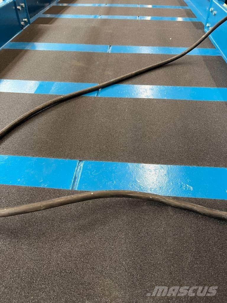  up richt X32N Ножични работни платформи