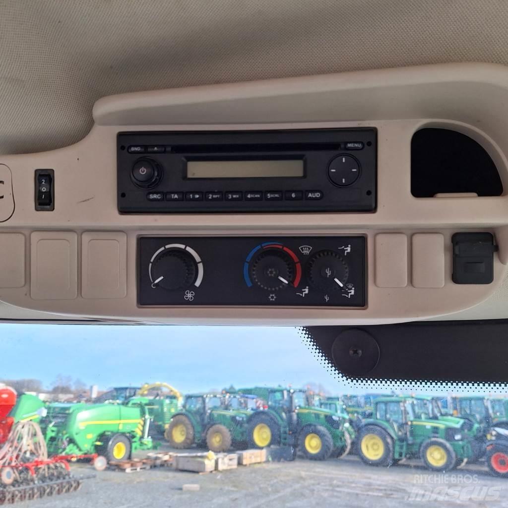 John Deere 6125R Трактори