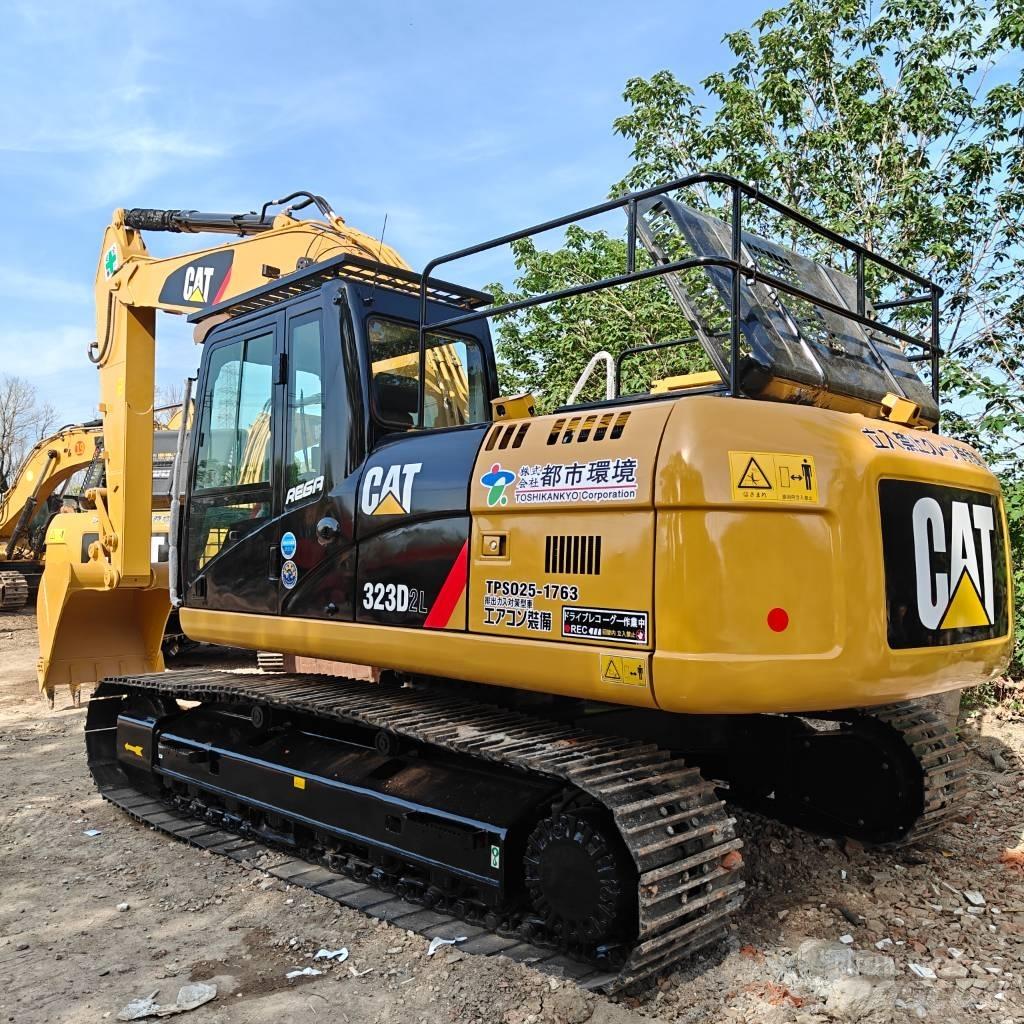 CAT 323D2L Верижен екскаватор