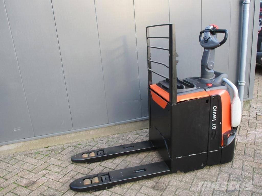 Toyota LPE250 Транспалетни колички с платформи