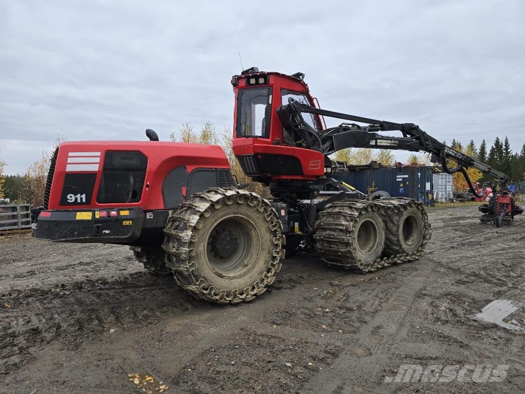 Komatsu 911.7 Харвестери