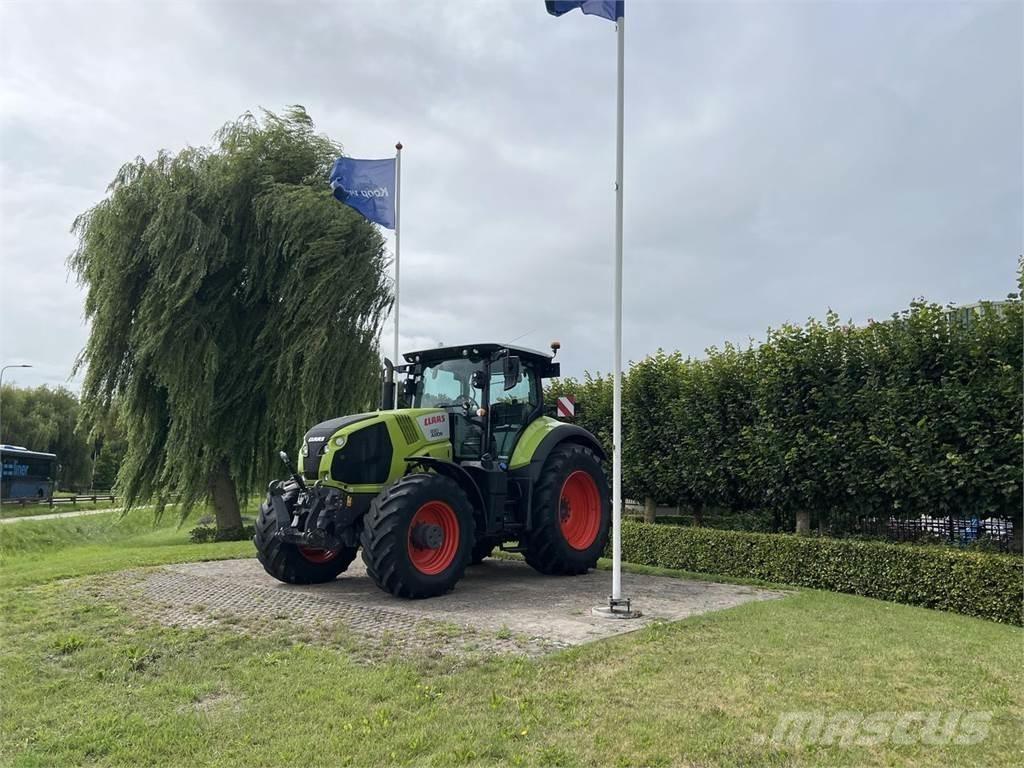 CLAAS Axion 830 Трактори
